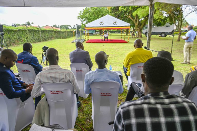 President-Museveni-Meets-Teso-Journalists-5-768x512
